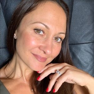 Meet your Posher, Elena